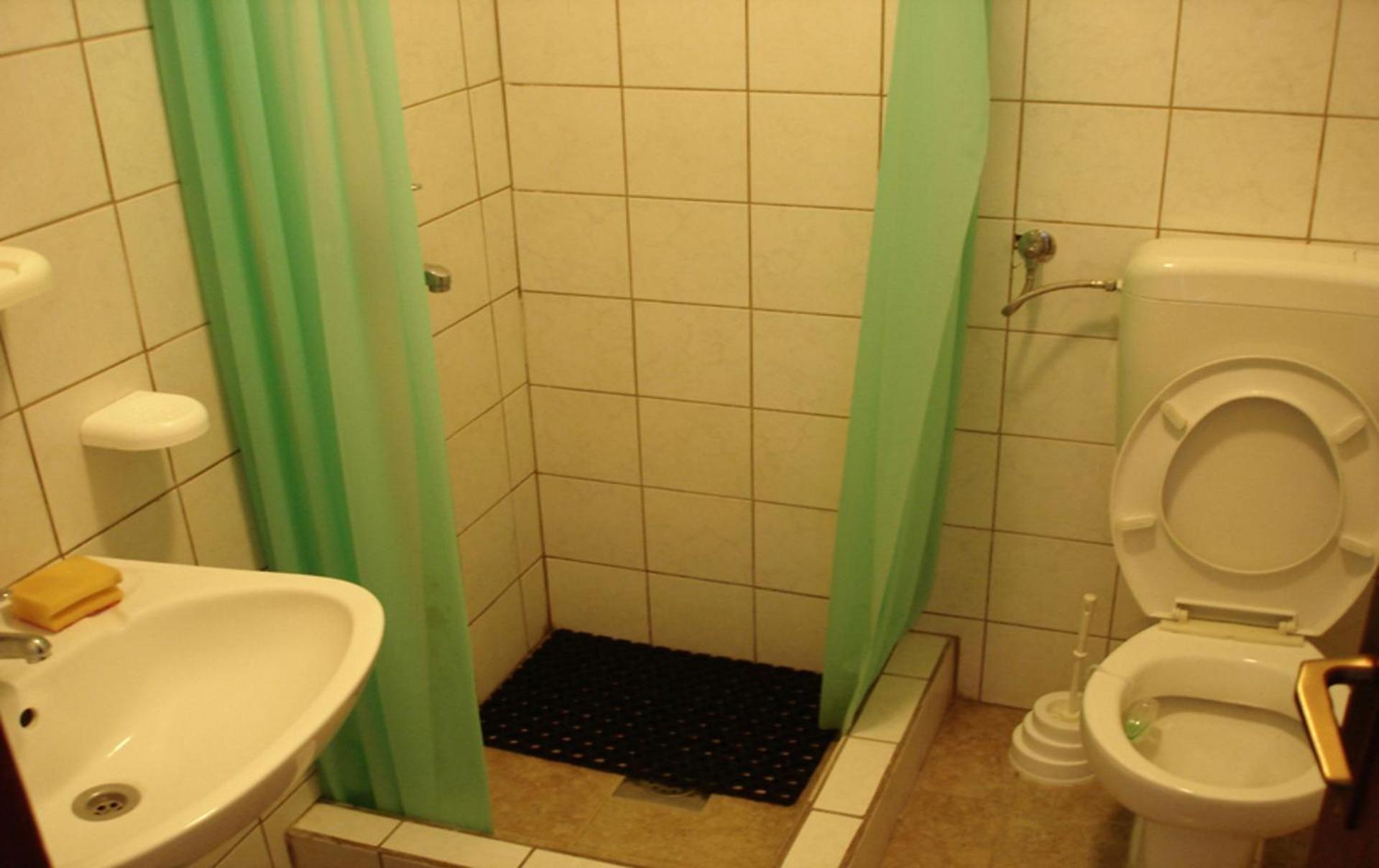 Apartment Irmica Lukovo Šugarje Exterior foto